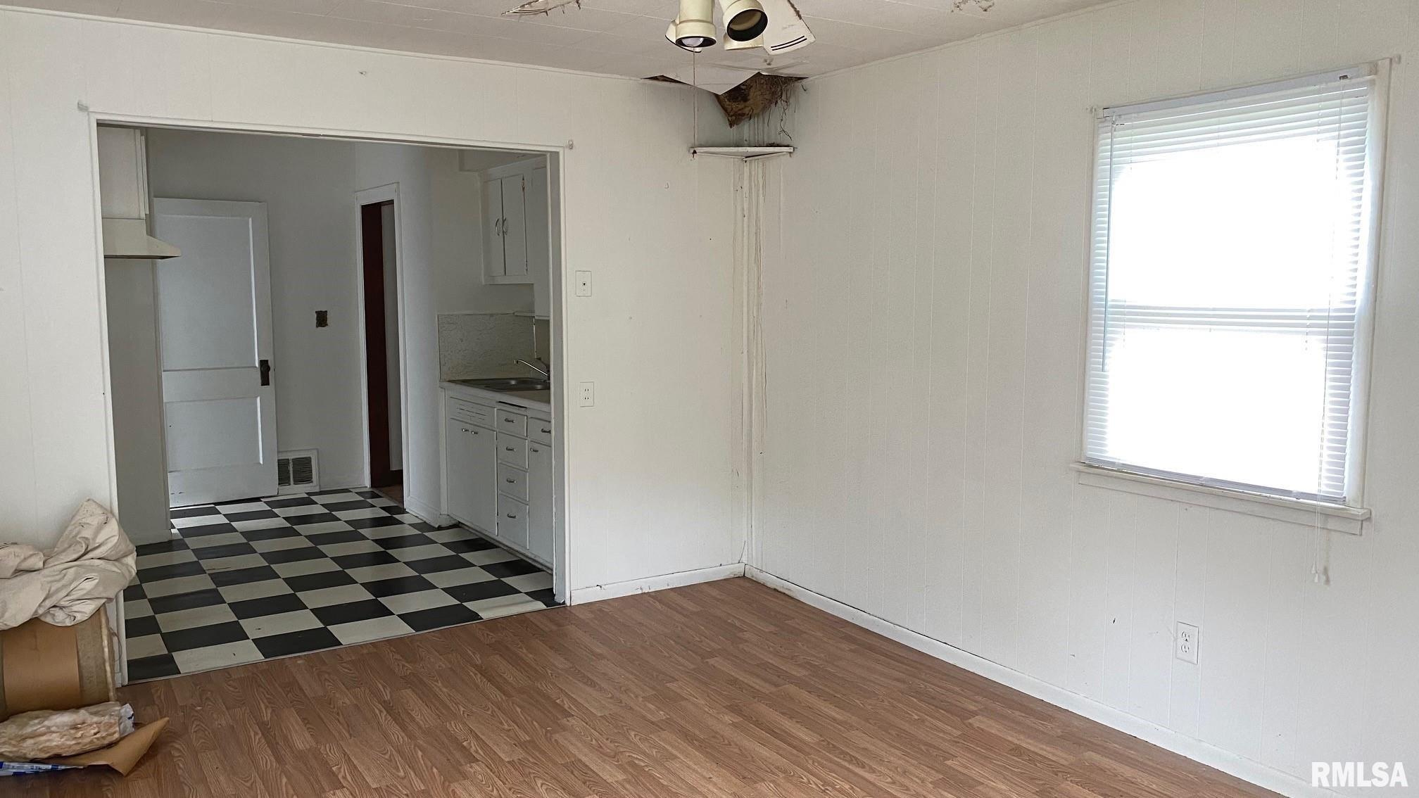 2912 South 3rd Street Springfield, IL 62703 - Photo 4 of 18