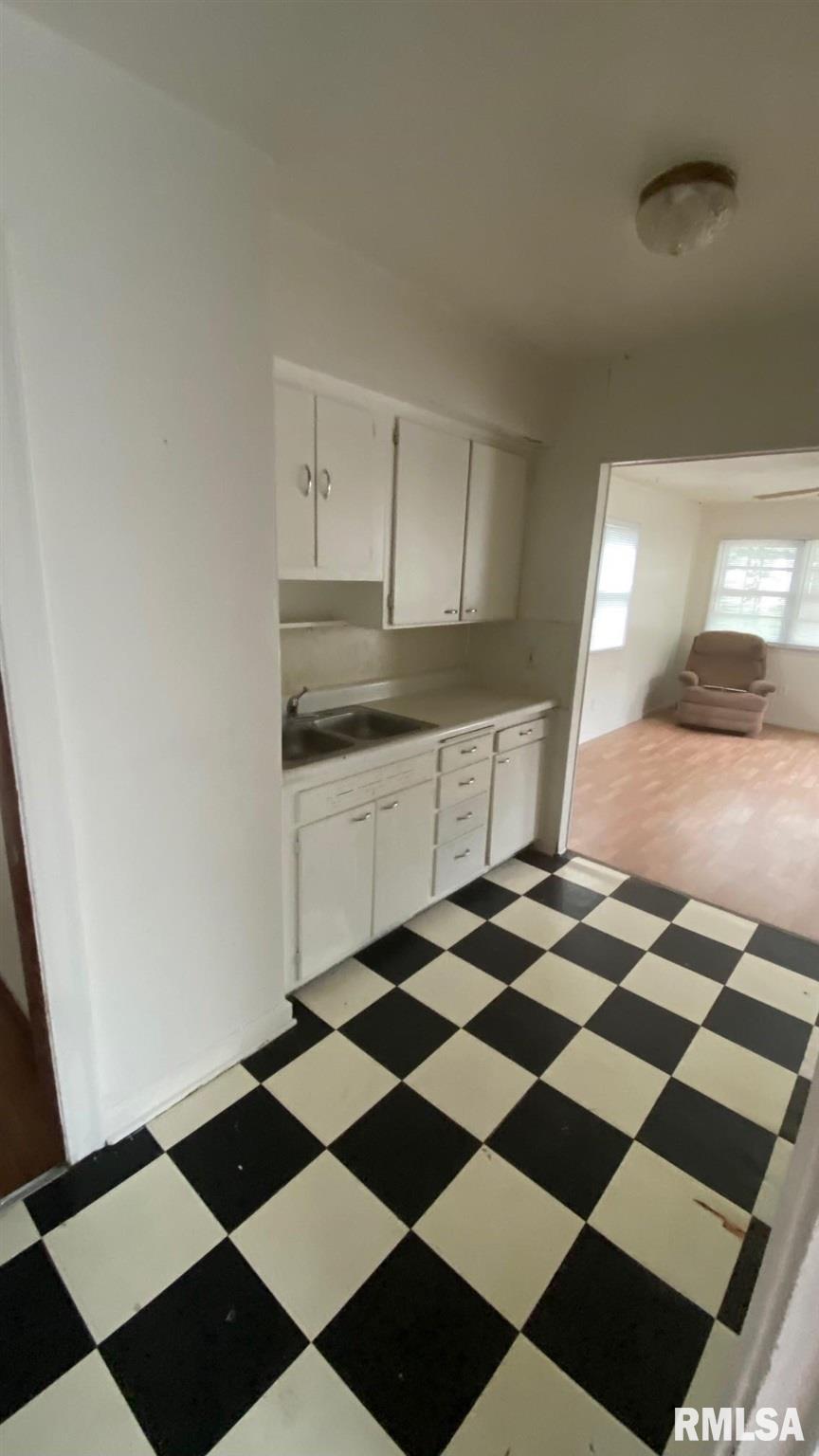 2912 South 3rd Street Springfield, IL 62703 - Photo 6 of 18