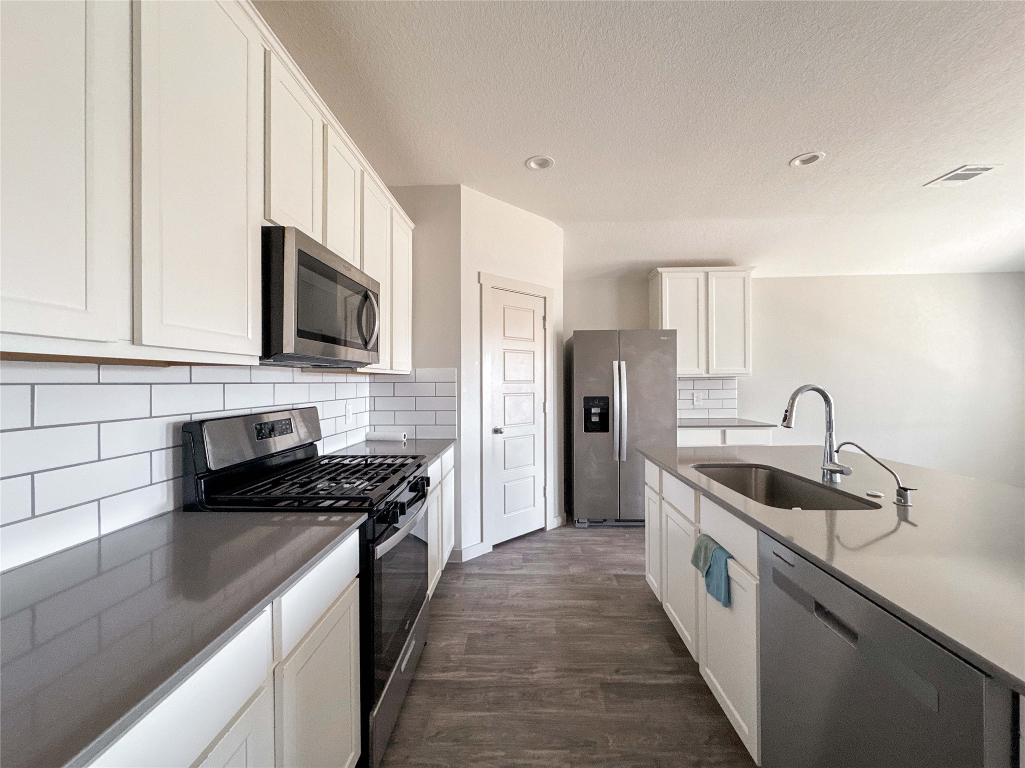 7722 Suffolk Vly Lane Rosharon, TX 77583 - Photo 10 of 30