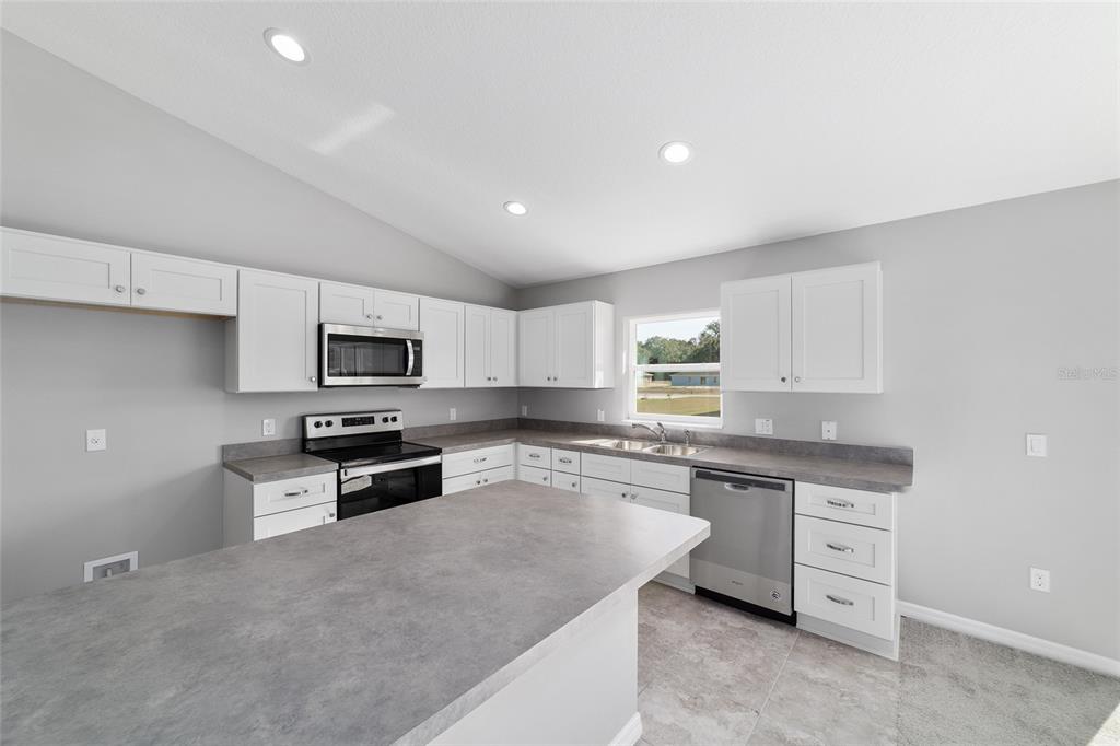 1698 Northeast 161st Street Citra, FL 32113 - Photo 6 of 12