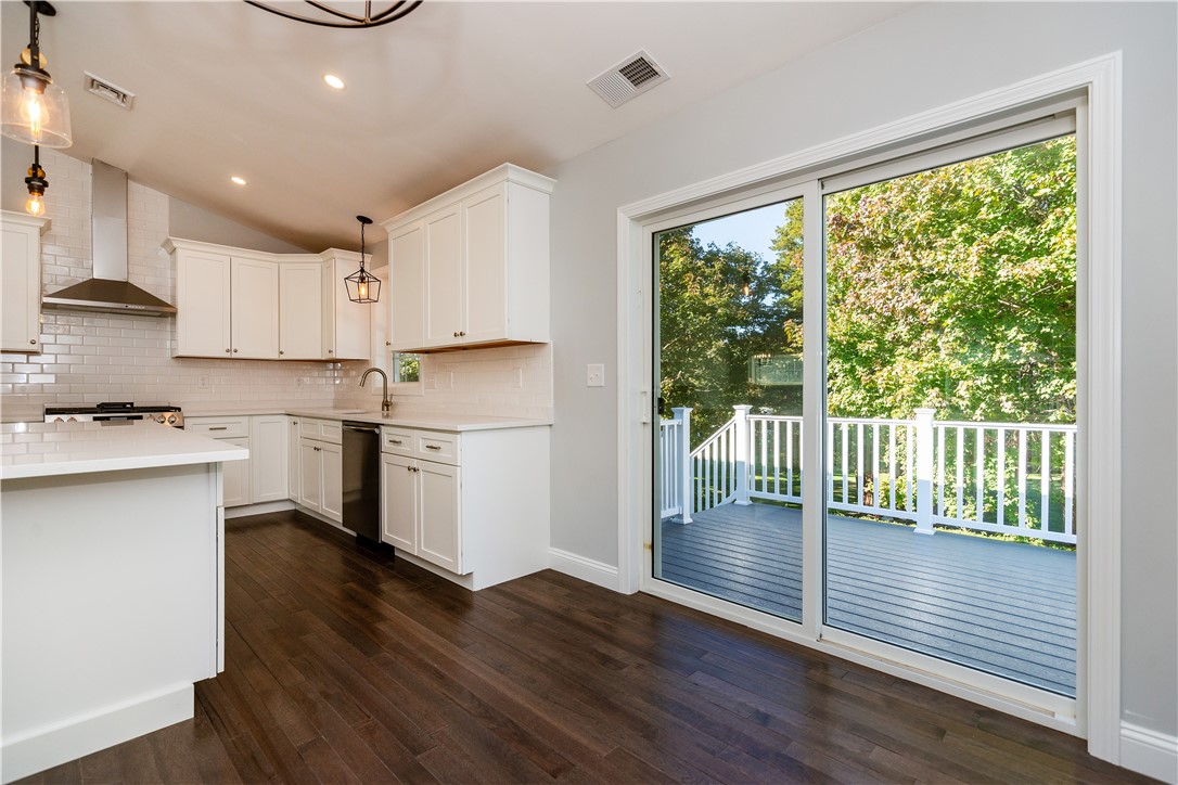 15 Christopher Rhodes Way Warwick, RI 02888 - Photo 6 of 26