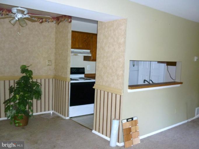 76 Ridgelawn Road, Unit B Reisterstown, MD 21136 - Photo 3 of 4 Kitchen