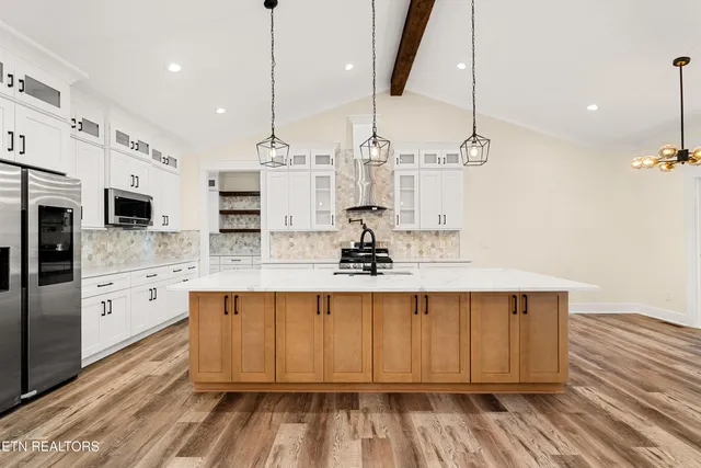 $690,000 | 207 Inata Trail, Loudon, TN 37774