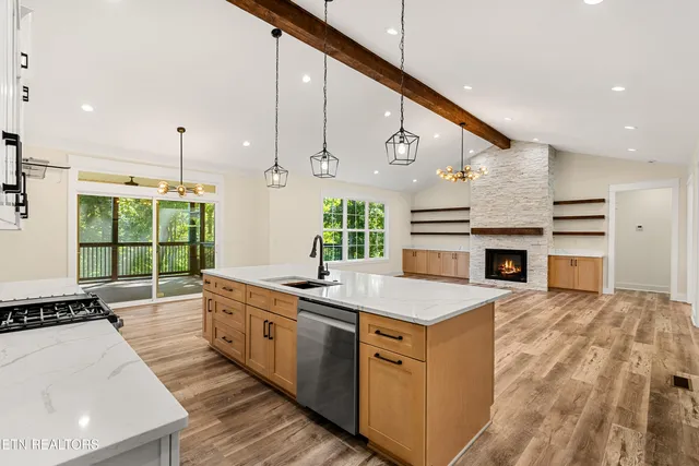 $690,000 | 207 Inata Trail, Loudon, TN 37774