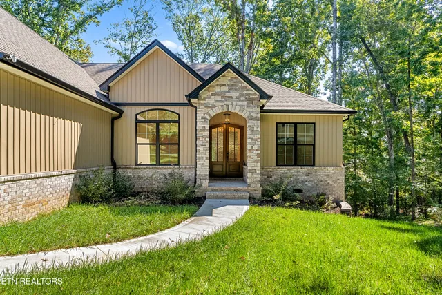 $690,000 | 207 Inata Trail, Loudon, TN 37774