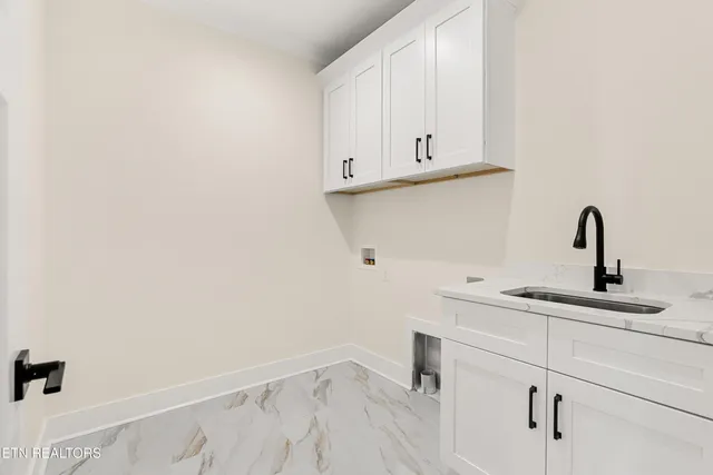 $690,000 | 207 Inata Trail, Loudon, TN 37774