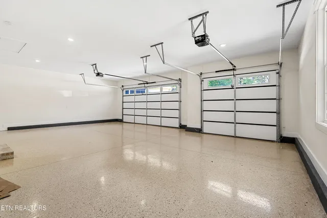 $690,000 | 207 Inata Trail, Loudon, TN 37774