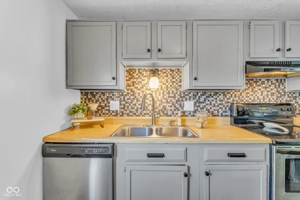 $309,900 | 518 Concord Court, Fishers, IN 46038