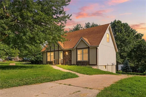 $350,000 | 6718 Northwest Brink Street, Kansas City, MO 64152