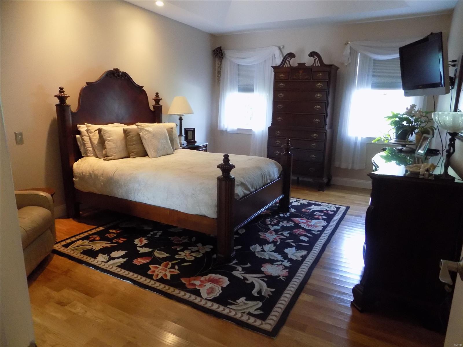 9910 Sappington Road St. Louis, MO 63128 - Photo 18 of 36 Gallery Image 18