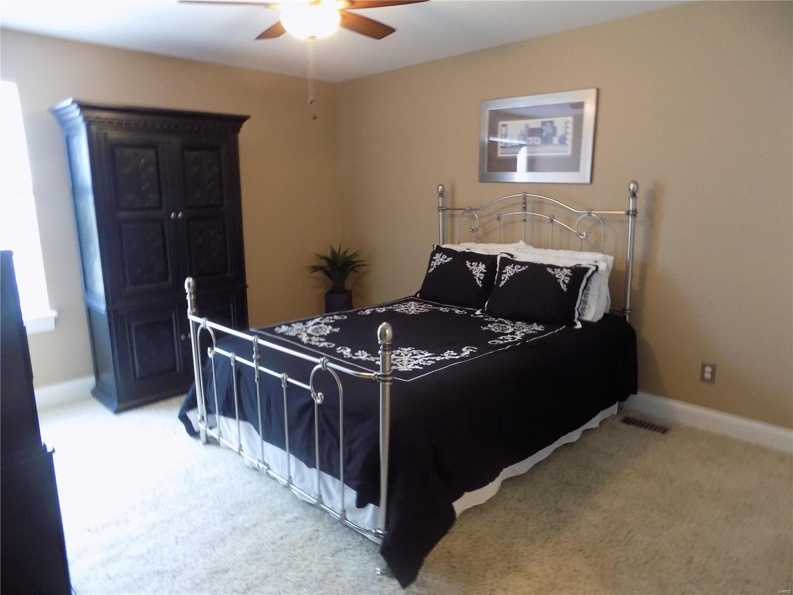 9910 Sappington Road St. Louis, MO 63128 - Photo 27 of 36 Gallery Image 27