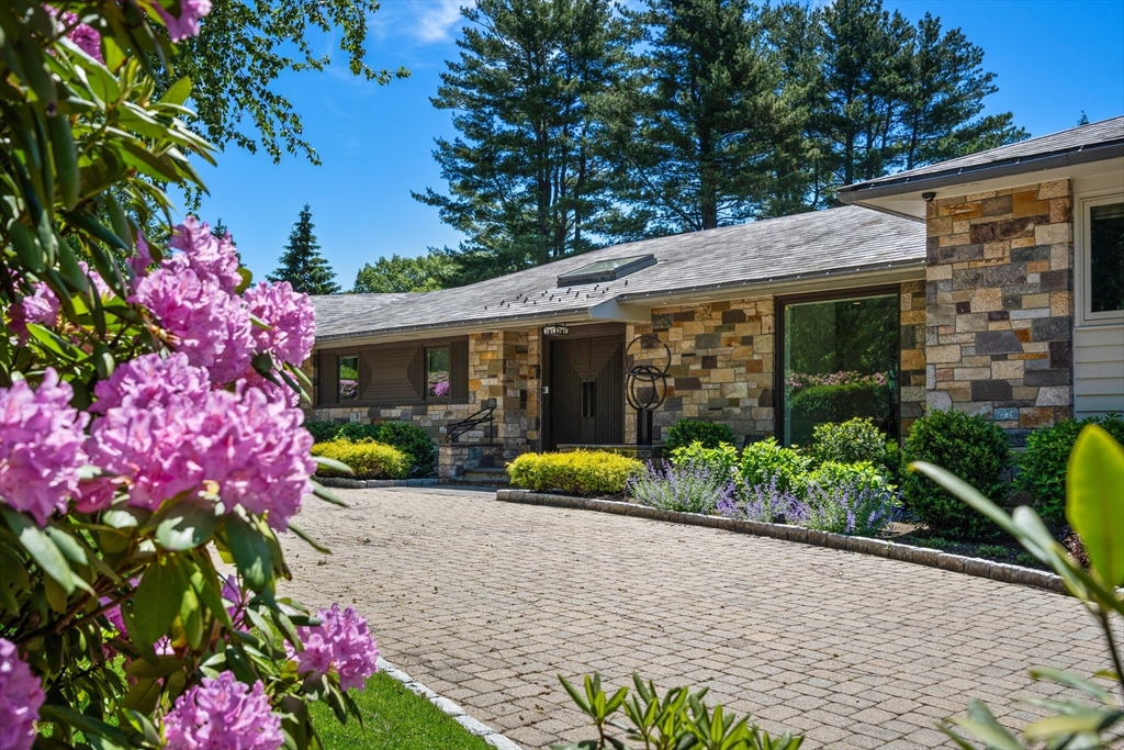 9 Singletree Road Brookline, MA 02467 - Photo 1 of 18