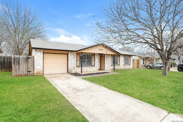 $1,495 | 5930 Cliff Valley Drive, San Antonio, TX 78250