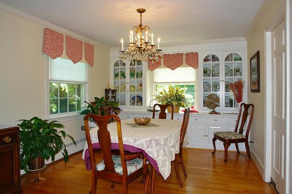 1616 Wilbur Road Southwest Roanoke, VA 24015 - Photo 2 of 6 dining room