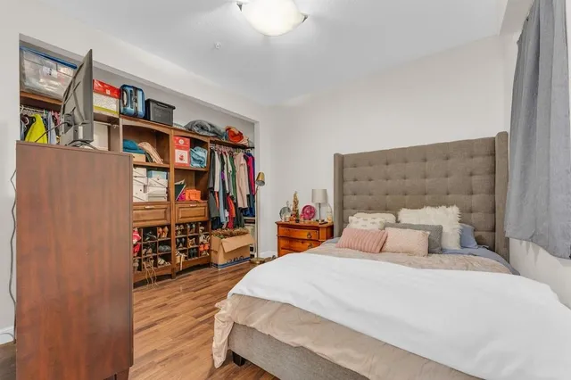 a balcony with view of outdoor space