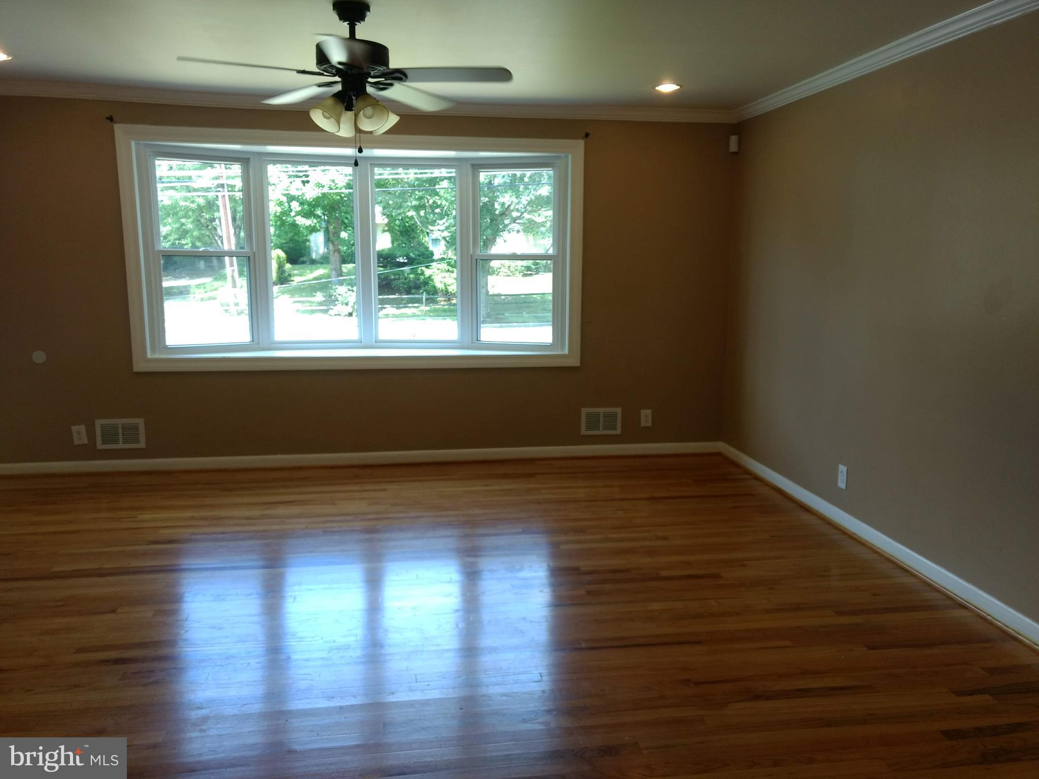 11200 Brandywine Road Clinton, MD 20735 - Photo 25 of 30 Kitchen