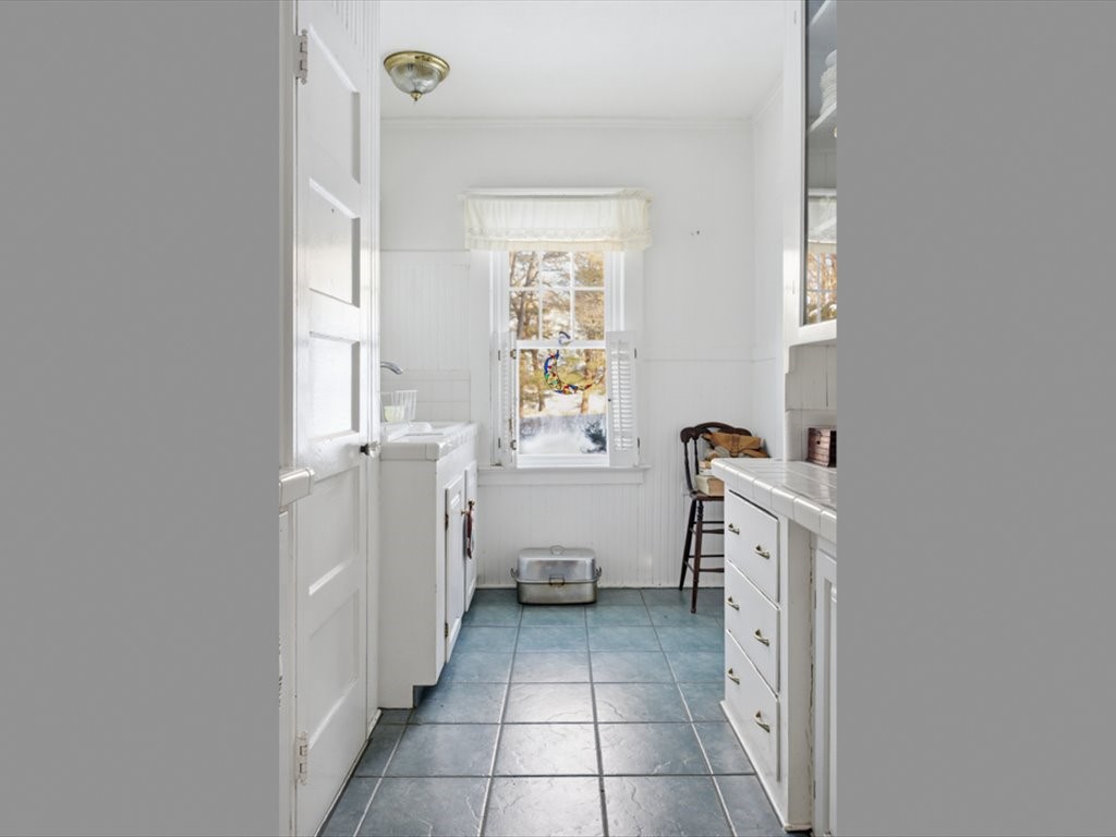 21 Linden Street Westerly, RI 02891 - Photo 16 of 36