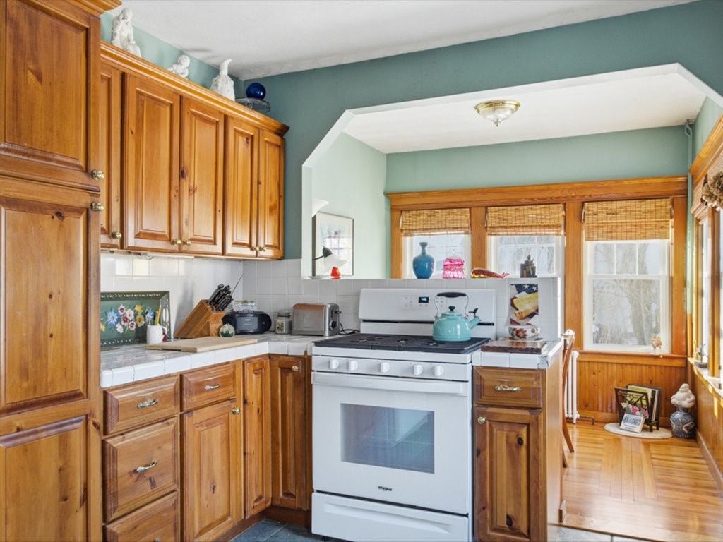 21 Linden Street Westerly, RI 02891 - Photo 18 of 36