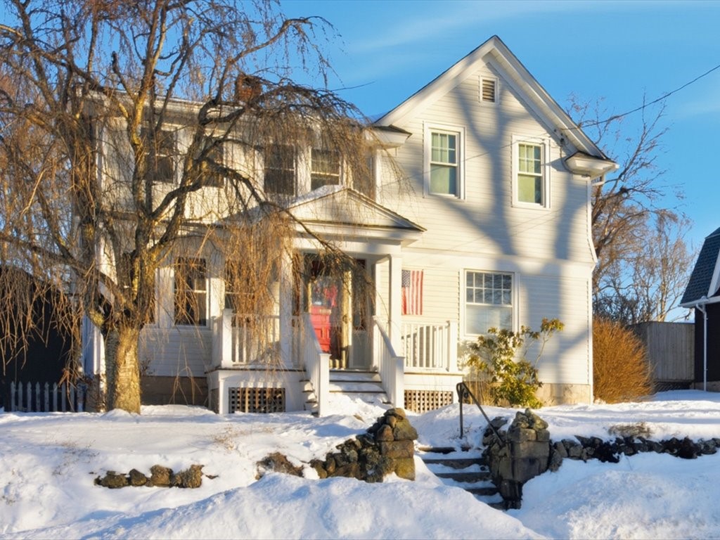 21 Linden Street Westerly, RI 02891 - Photo 4 of 36