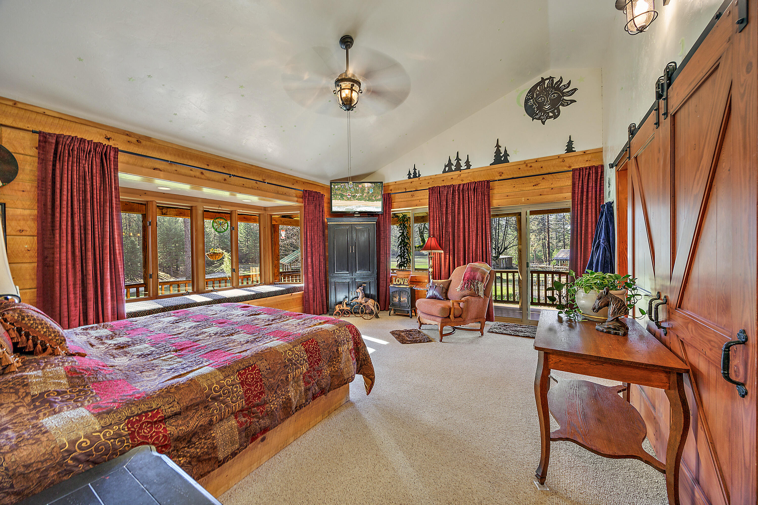 16547 Meadows Road White City, OR 97503 - Photo 16 of 76 Gallery Image 16
