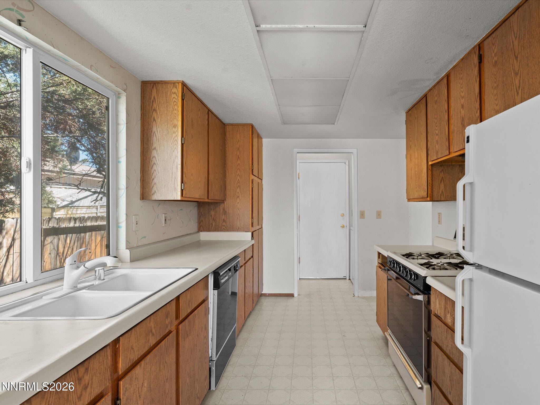 465 Stampmill Drive Wadsworth, NV 89442 - Photo 6 of 13 14-465 Stampmill Dr-113