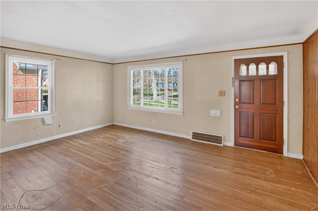 1516 Sunview Road Cleveland, OH 44124 - Photo 7 of 37 Gallery Image 7