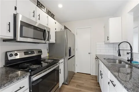 $230,000 | 10901 Gillette Street, Overland Park, KS 66210