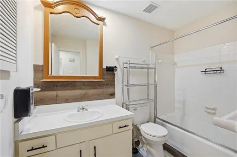 $230,000 | 10901 Gillette Street, Overland Park, KS 66210