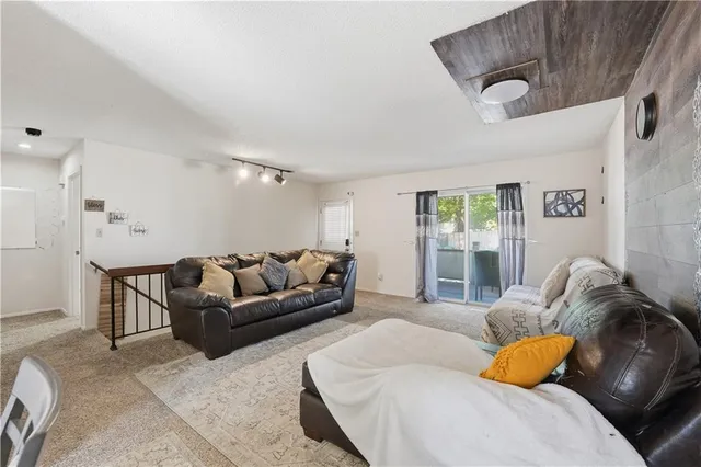 $207,500 | 10901 Gillette Street, Overland Park, KS 66210