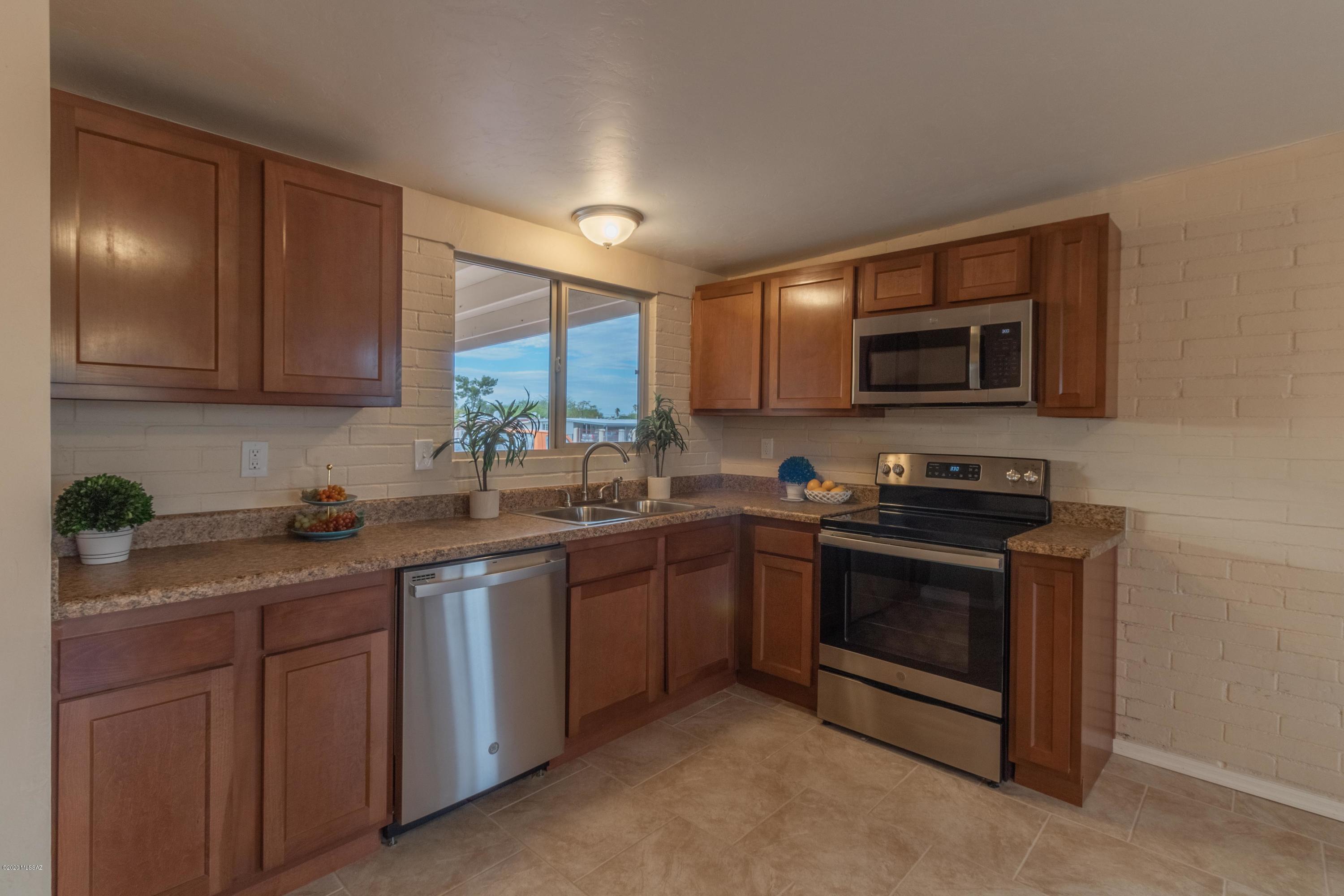 7072 East Stella Road Tucson, AZ 85730 - Photo 4 of 21