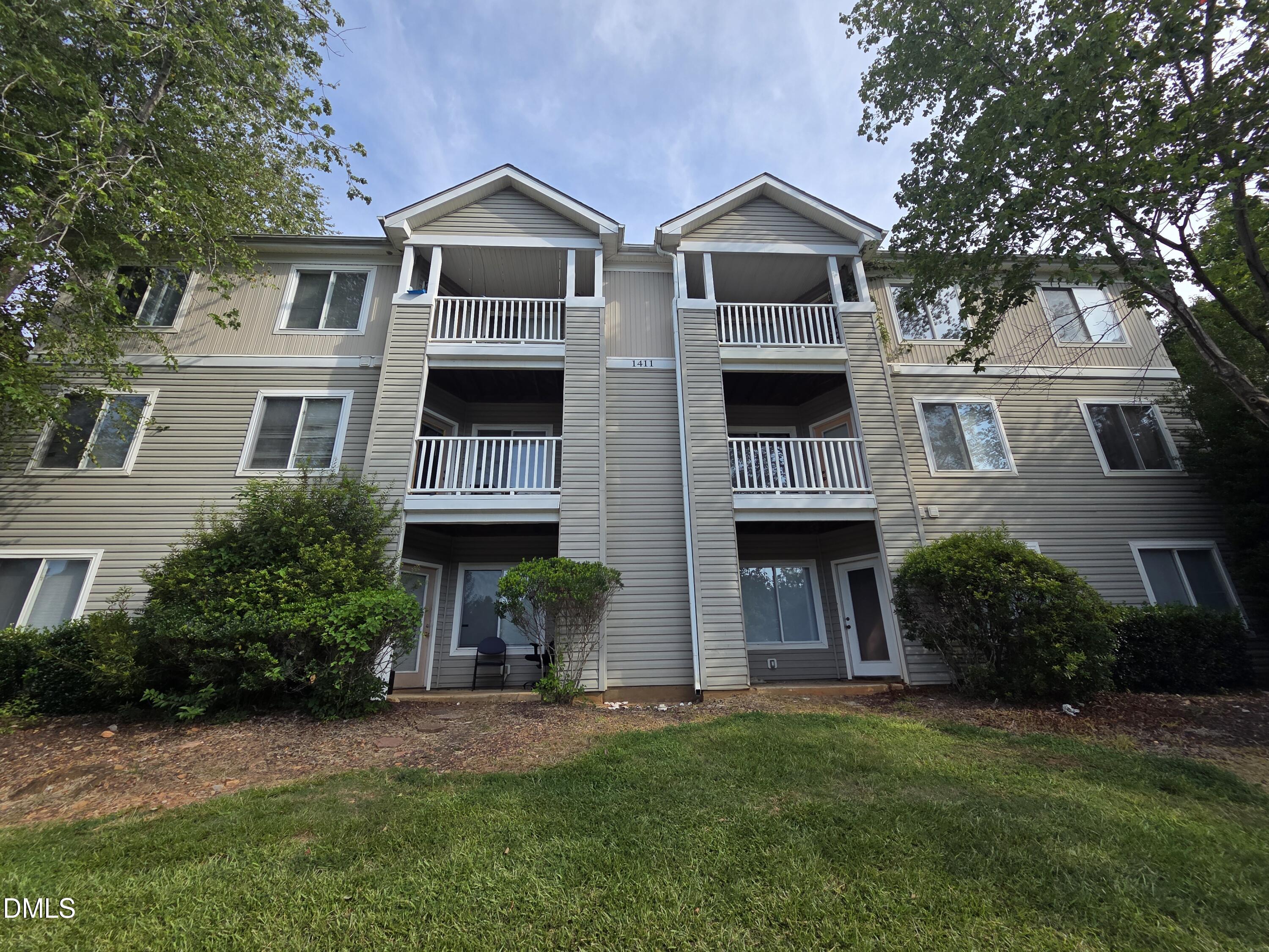 1411 Collegiate Circle Raleigh, NC 27606 - Photo 10 of 15 20260812_092031