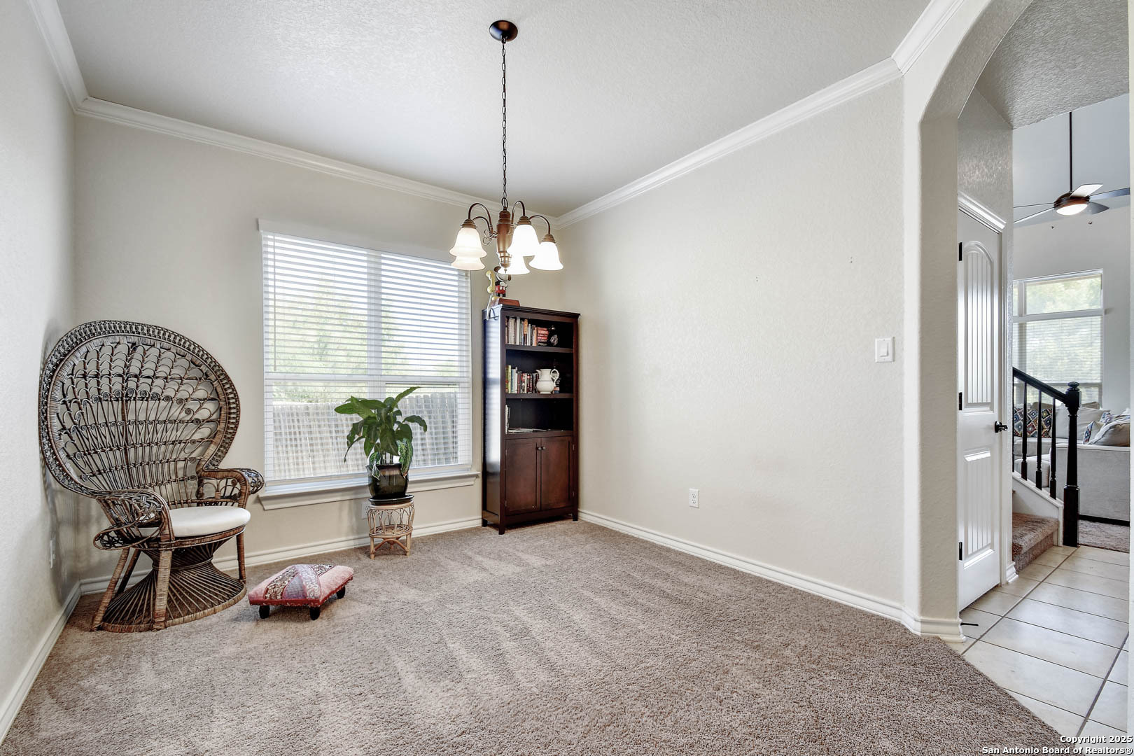 7327 Lunar Eclipse Converse, TX 78109 - Photo 5 of 24 a living room with furniture and a chandelier