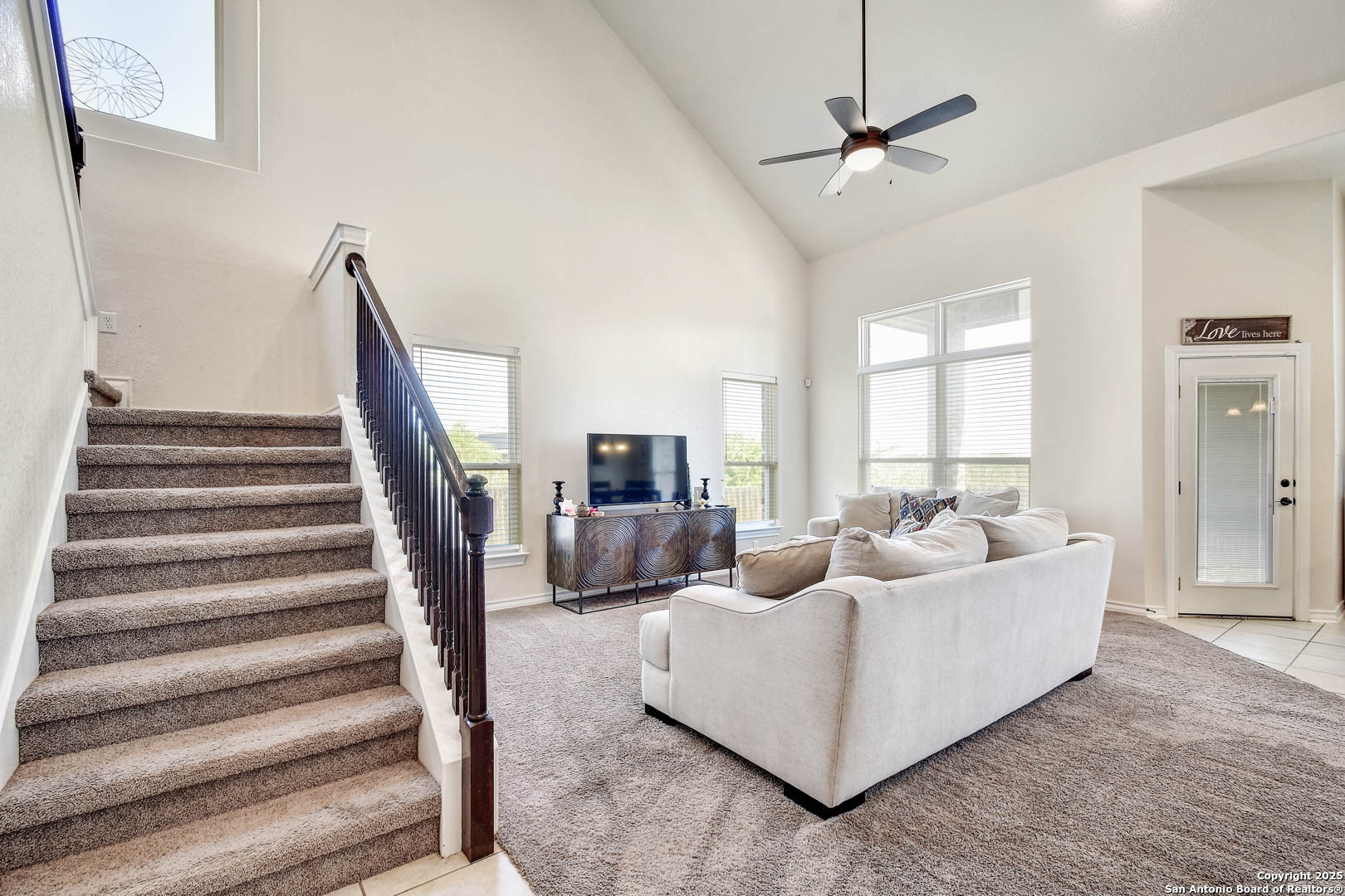 7327 Lunar Eclipse Converse, TX 78109 - Photo 8 of 24 a living room with furniture and a ceiling fan