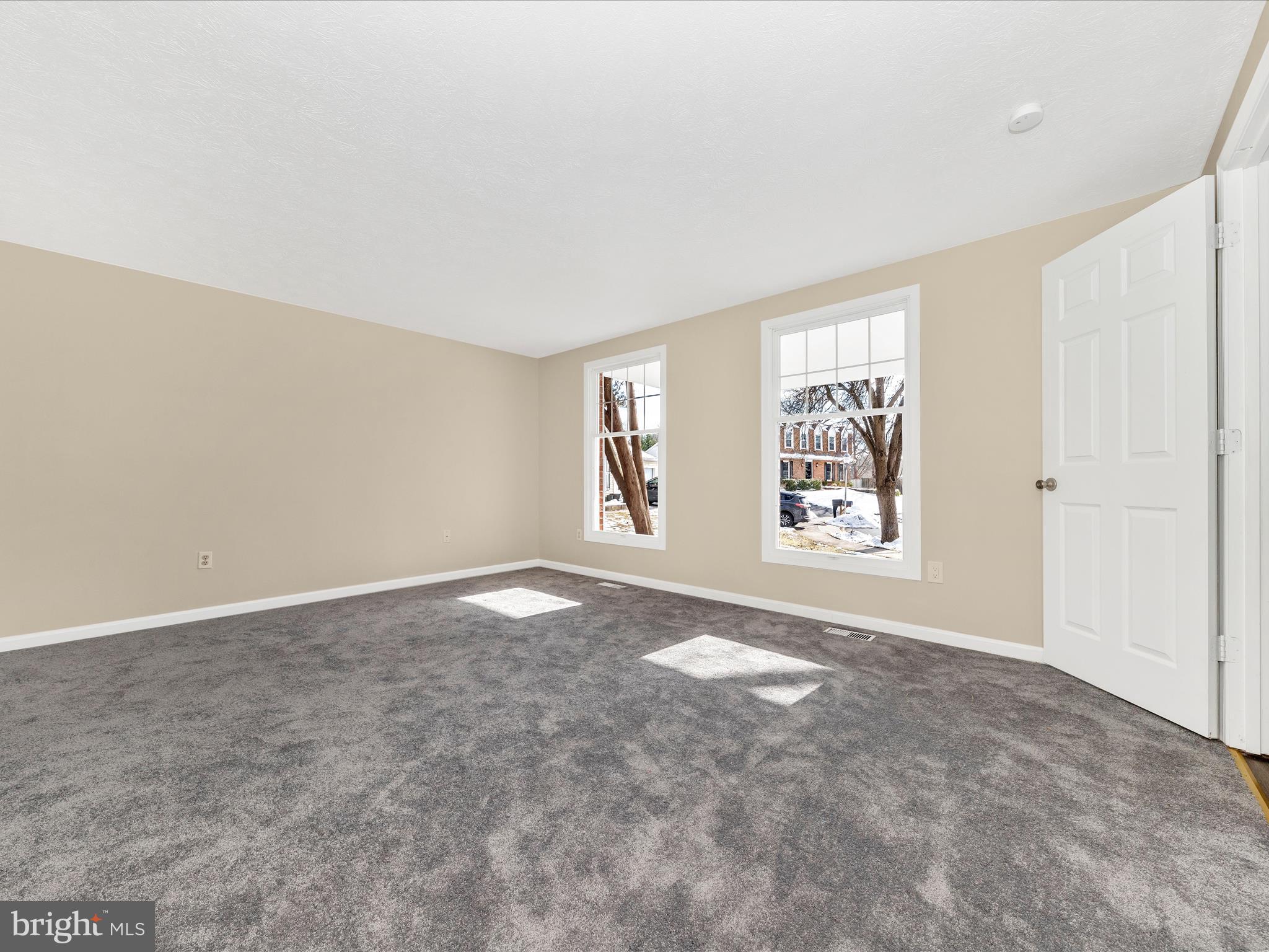 1381 Fox Run Court Frederick, MD 21703 - Photo 4 of 56 Living Room