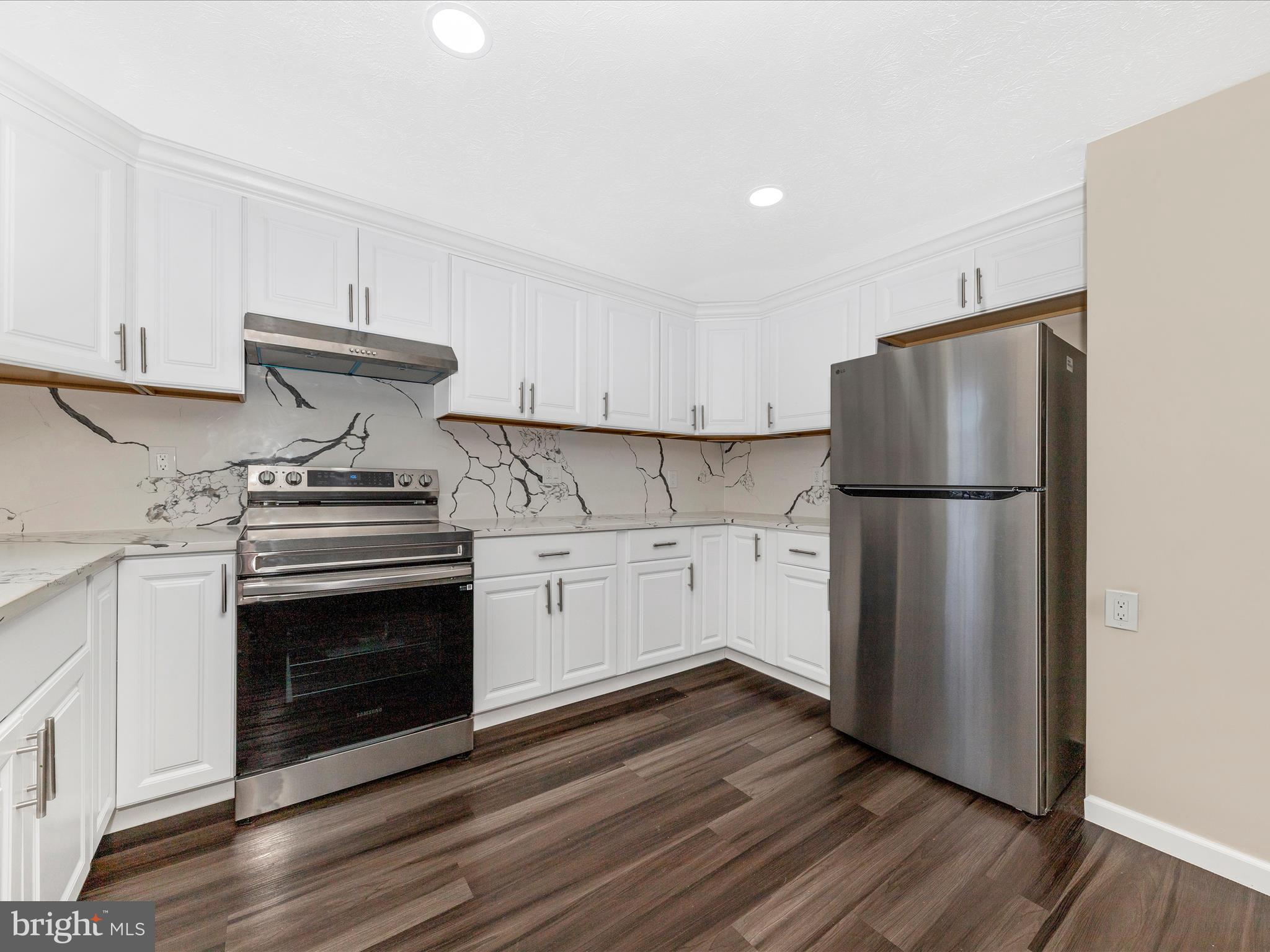 1381 Fox Run Court Frederick, MD 21703 - Photo 9 of 56 Kitchen