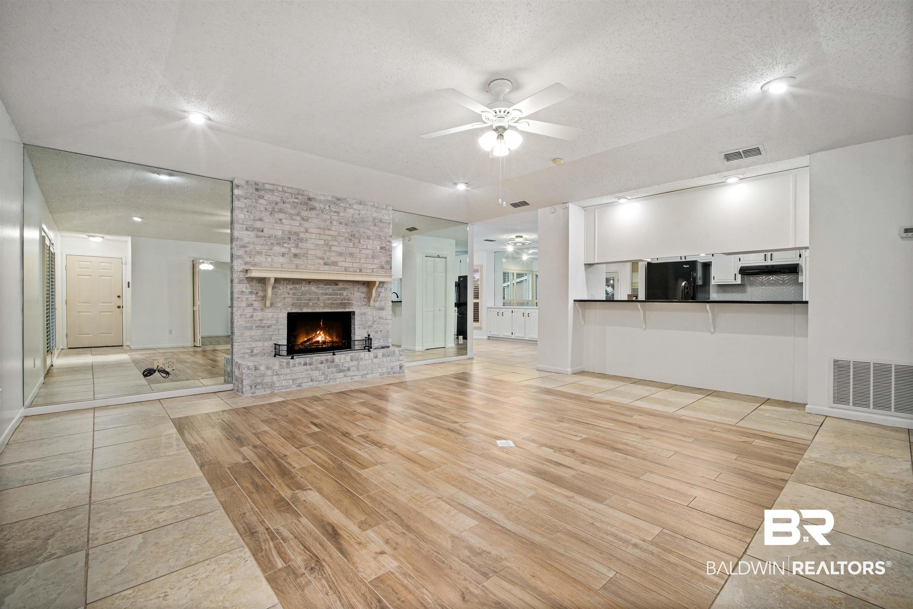 17 Cobblestone Way West Mobile, AL 36608 - Photo 5 of 30 Living Room