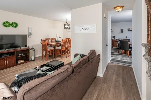 $395,000 | 1706 William And Mary Common, Hillsborough, NJ 08844