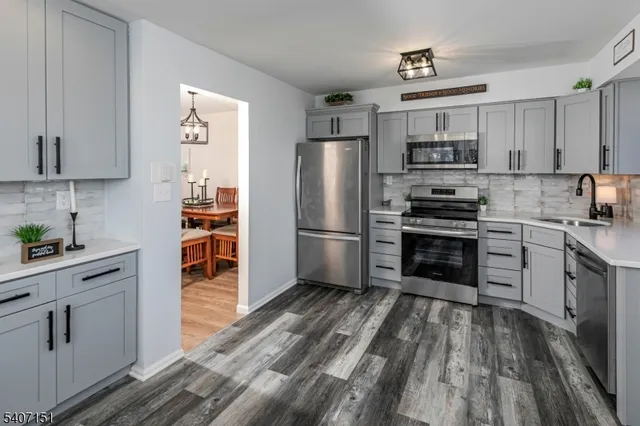 $395,000 | 1706 William And Mary Common, Hillsborough, NJ 08844