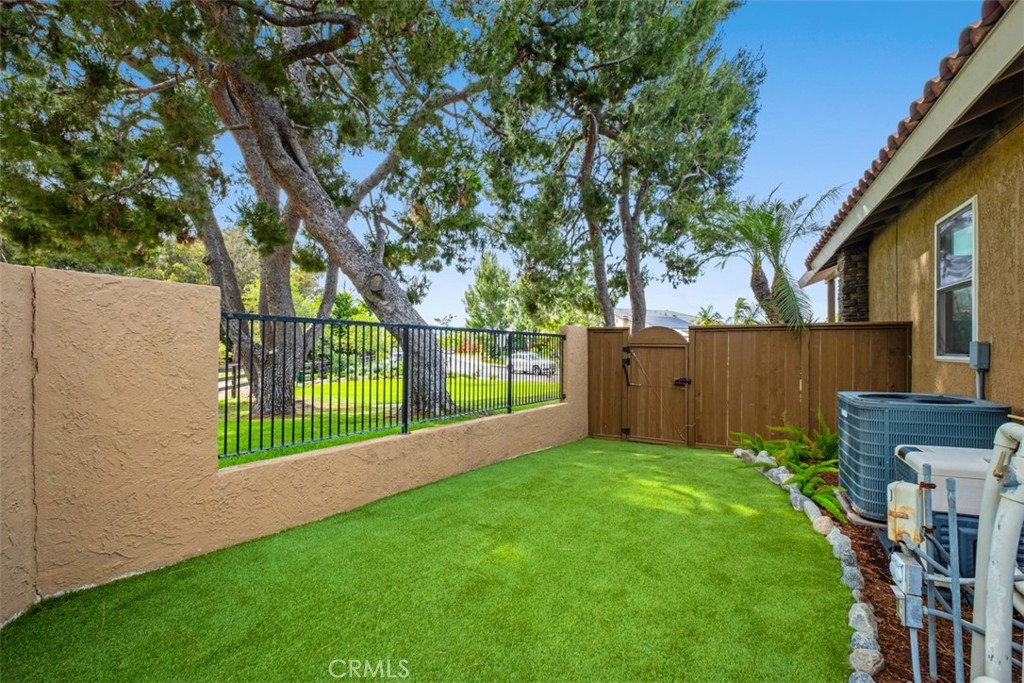 24422 Vía Del Rio Lake Forest, CA 92630 - Photo 37 of 41