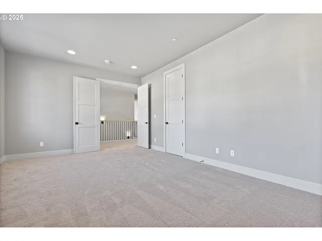 $749,937 | 14192 Southeast Iseli Lane, Clackamas, OR 97015