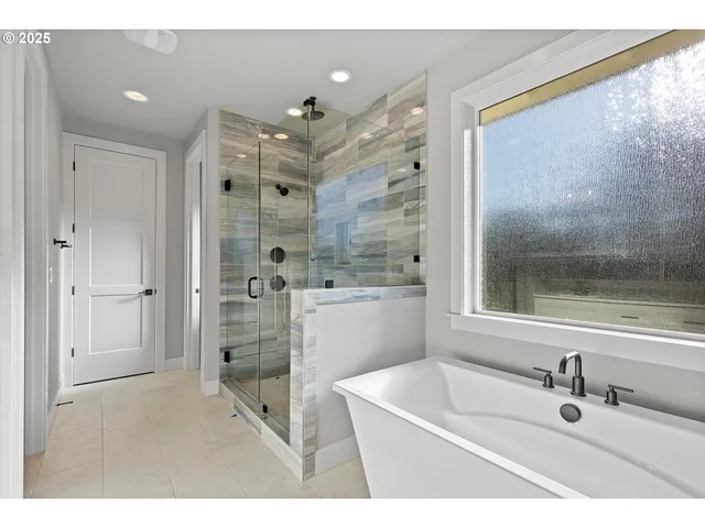 $749,937 | 14192 Southeast Iseli Lane, Clackamas, OR 97015