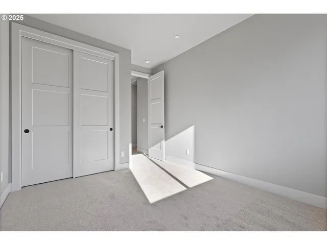 $749,937 | 14192 Southeast Iseli Lane, Clackamas, OR 97015