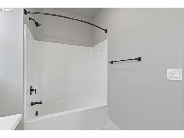 $749,937 | 14192 Southeast Iseli Lane, Clackamas, OR 97015