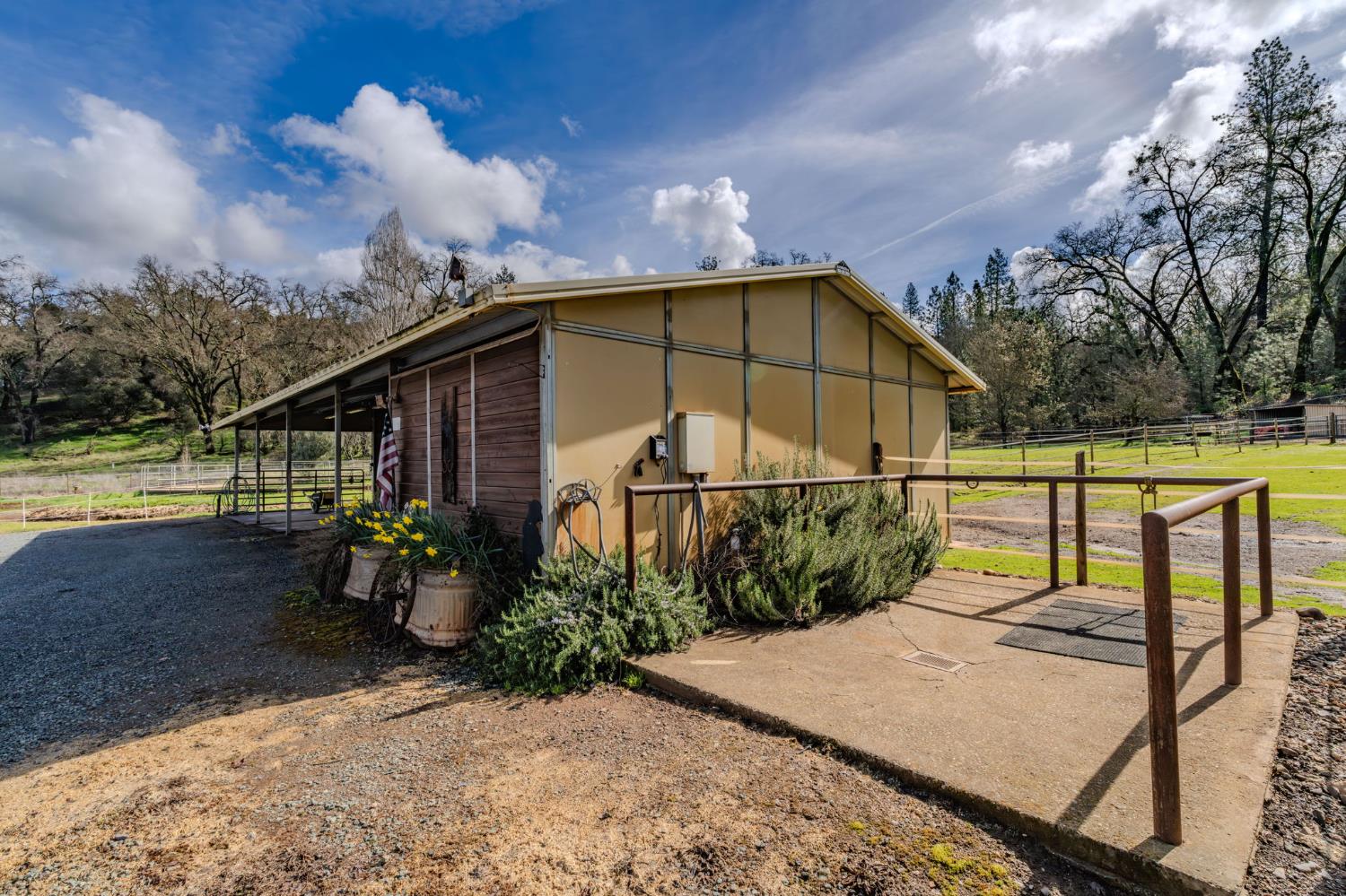 15900 Highway 88 Jackson, CA 95642 - Photo 34 of 48 a view of a house with backyard and sitting area