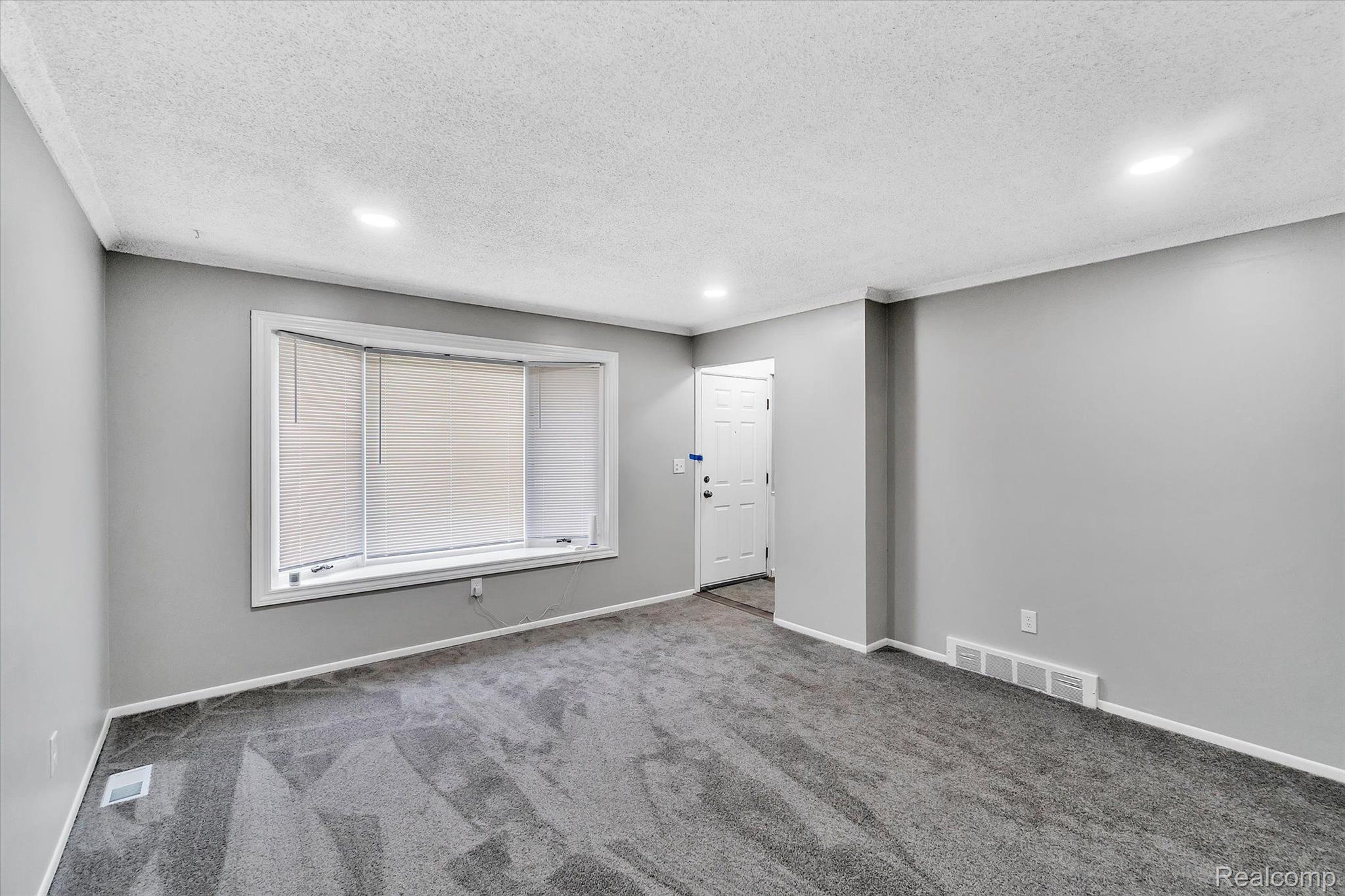 23746 Superior Road Taylor, MI 48180 - Photo 4 of 23 LIVING ROOM