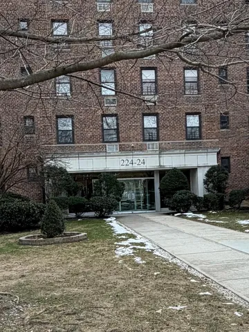 $365,000 | 224-24 Union Turnpike, Unit 1P | Oakland Gardens