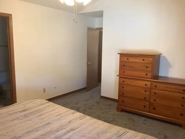 $299,900 | 2350 Woodhill Court, Plainfield, IL 60586