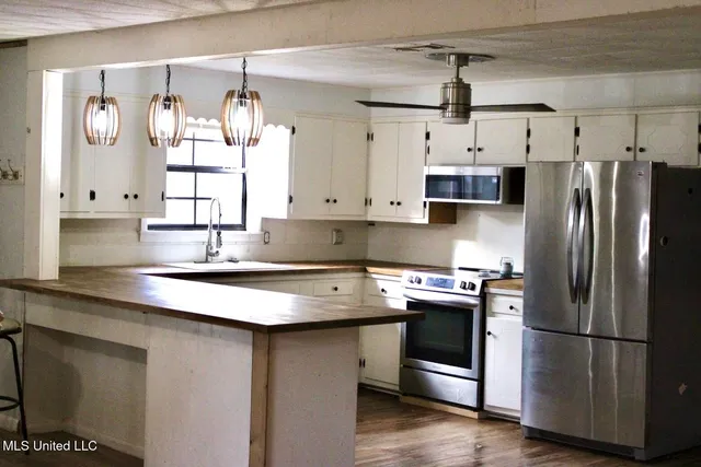 $205,000 | 1646 Southwest West Lincoln Drive, McCall Creek, MS 39647