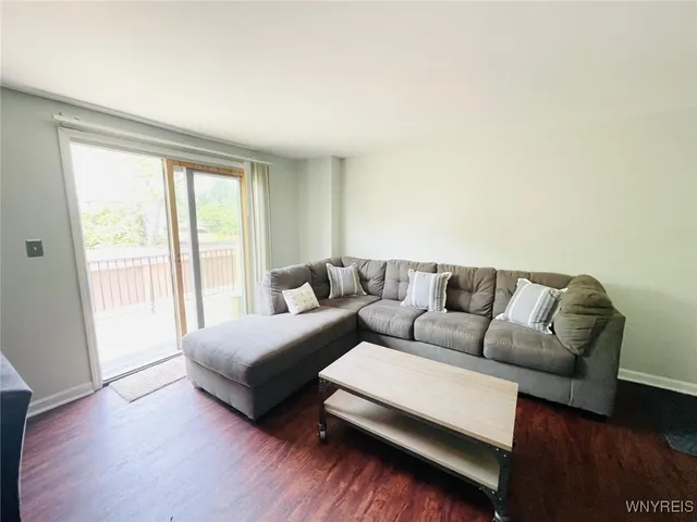 $1,495 | 110 Charter Oaks Drive, Unit 3, Amherst, NY 14228