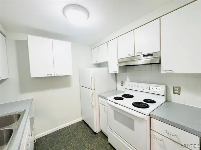 $1,495 | 110 Charter Oaks Drive, Unit 3, Amherst, NY 14228